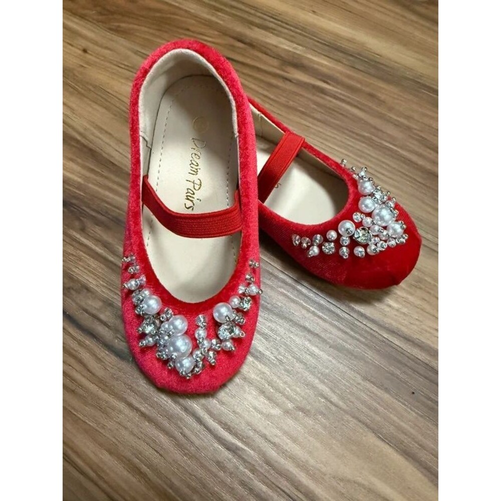 Red embellished holiday Mary Jane’s- toddler 6